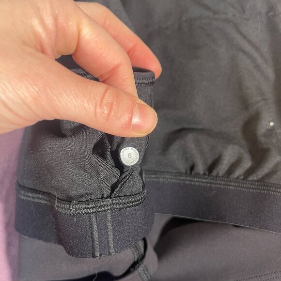 Lululemon Mastered Motion Cropped Tank Black - Size 6 - Picture 4 of 6